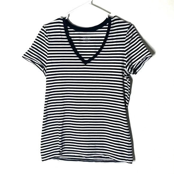 Lord & Taylor Basic Striped V-neck Tee Size Medium - Picture 1 of 6